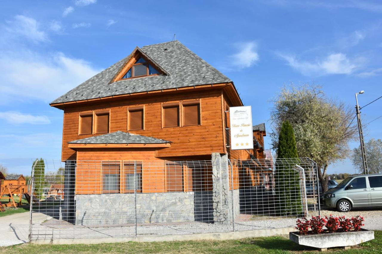 Tisza Panzió és Apartman Tiszaújváros Esterno foto