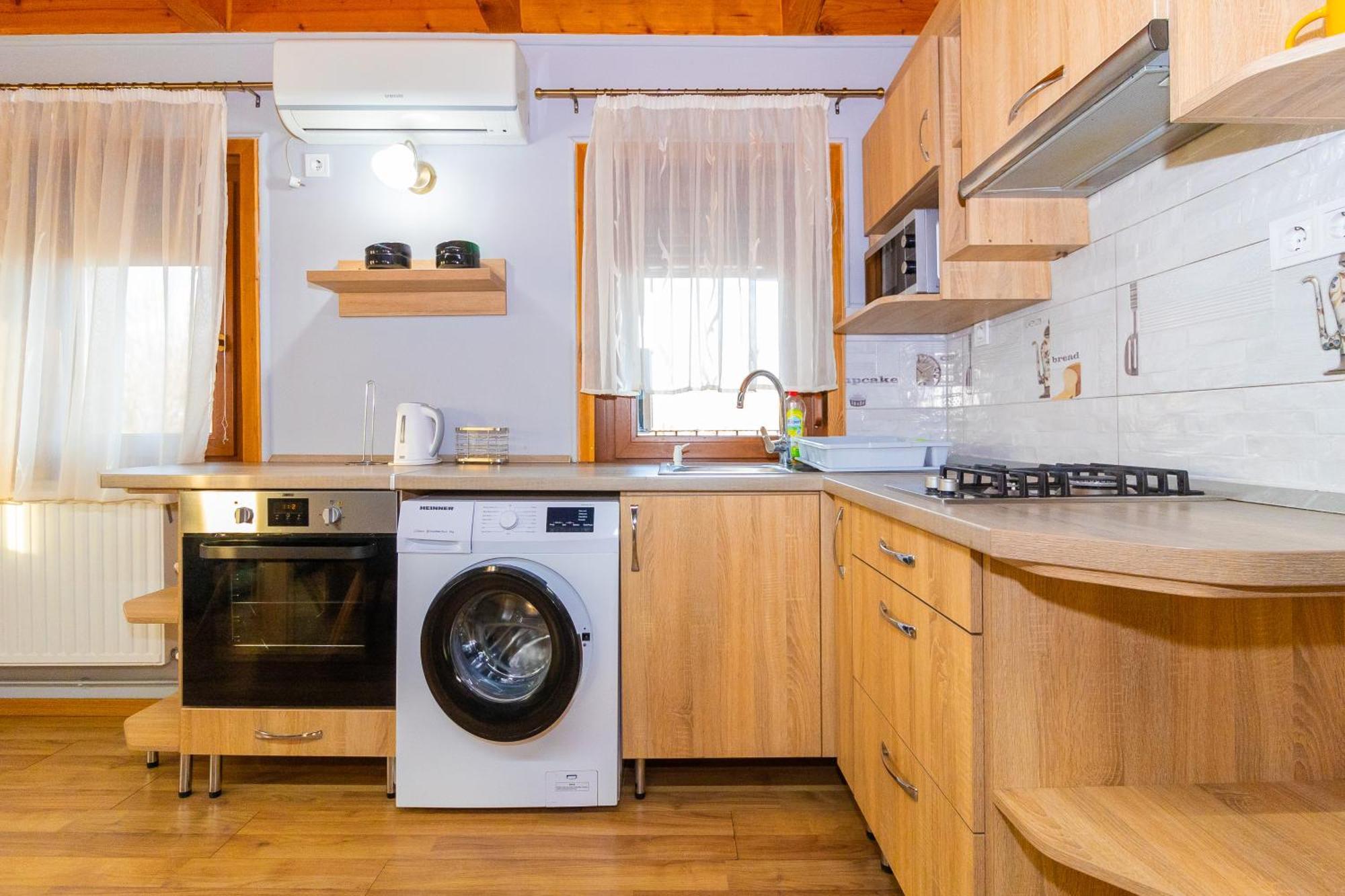 Tisza Panzió és Apartman Tiszaújváros Esterno foto