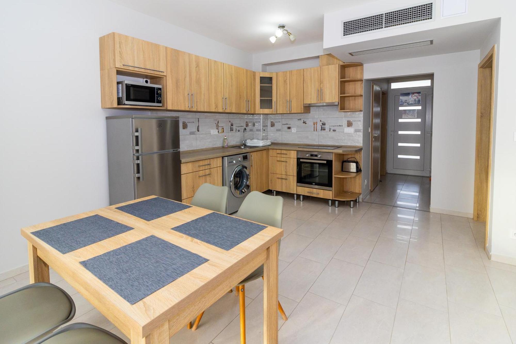 Tisza Panzió és Apartman Tiszaújváros Esterno foto