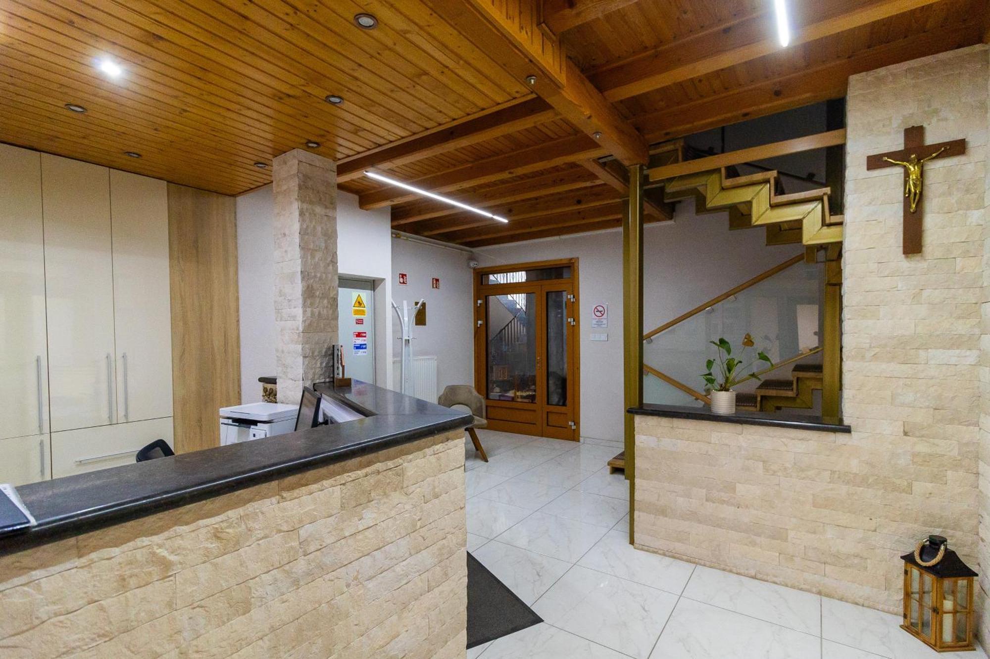 Tisza Panzió és Apartman Tiszaújváros Esterno foto